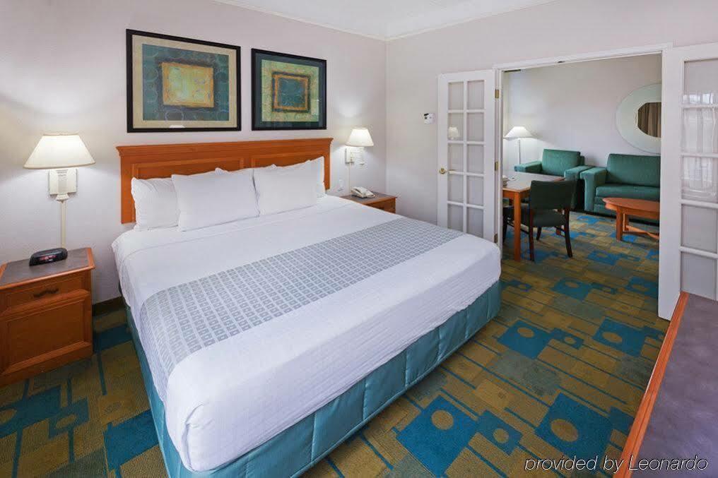 Hotel La Quinta By Wyndham Shreveport Airport Extérieur photo