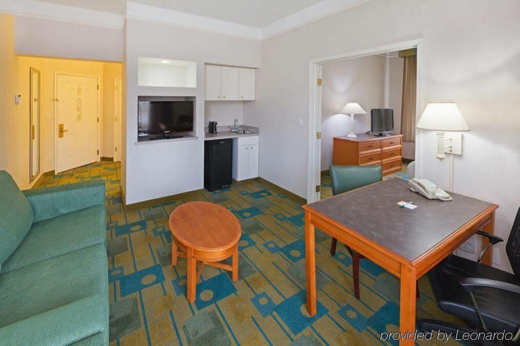 Hotel La Quinta By Wyndham Shreveport Airport Extérieur photo